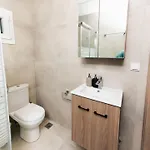 The Urban Elegance Classic Luxury 2br With Balcony Apartament