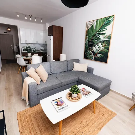 The Urban Elegance Classic Luxury 2br With Balcony Daire Selanik