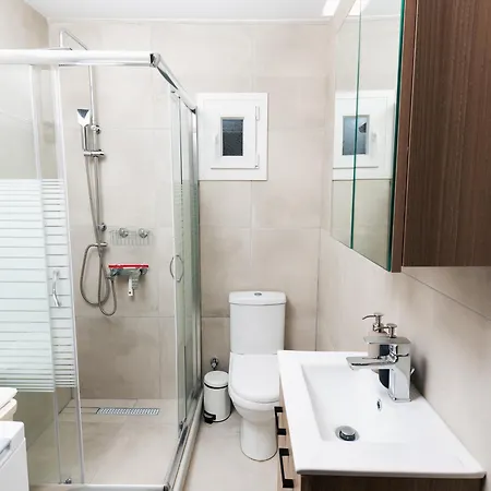 The Urban Elegance Classic Luxury 2br With Balcony Appartement