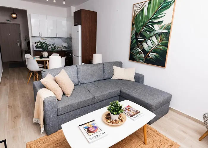 The Urban Elegance Classic Luxury 2br With Balcony Apartamento Tesalónica