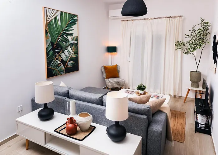 The Urban Elegance Classic Luxury 2br With Balcony Tesalónica