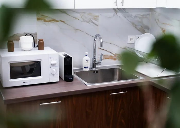 The Urban Elegance Classic Luxury 2br With Balcony