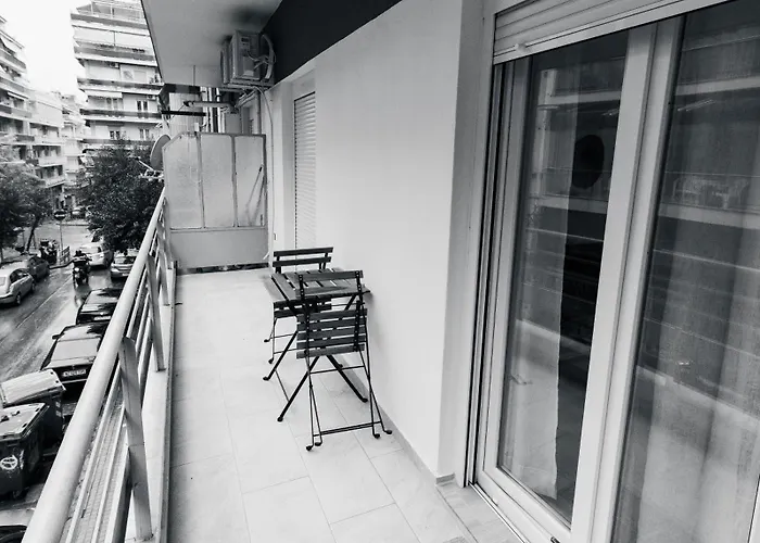Apartamento The Urban Elegance Classic Luxury 2br With Balcony Tesalónica