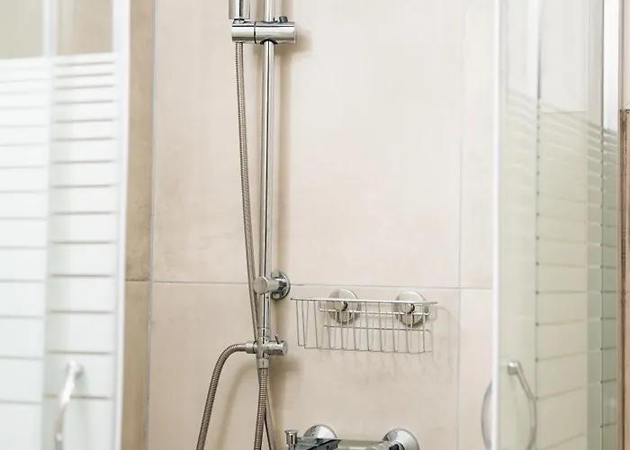 The Urban Elegance Classic Luxury 2br With Balcony * Tesalónica